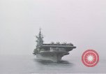 Immagine di USS Shangri La Oceano Pacifico, 1945, secondo 25 filmato di repertorio 65675071027