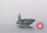 Immagine di USS Shangri La Oceano Pacifico, 1945, secondo 26 filmato di repertorio 65675071027