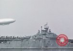 Immagine di USS Shangri La Oceano Pacifico, 1945, secondo 50 filmato di repertorio 65675071027