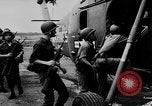 Image de nombreux hélicoptères américains Vietnam, 1963, de la seconde 16 séquences d'archives historiques vidéo 65675071037