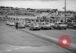 Image jalopies s'est écrasé à Derby de démolition Royaume-Uni, 1965, de la seconde 9 séquences d'archives historiques vidéo 65675071050
