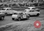 Image jalopies s'est écrasé à Derby de démolition Royaume-Uni, 1965, de la seconde 14 séquences d'archives historiques vidéo 65675071050