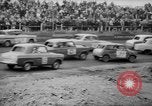 Image jalopies s'est écrasé à Derby de démolition Royaume-Uni, 1965, de la seconde 15 séquences d'archives historiques vidéo 65675071050