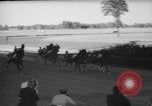 Image harness racing Du Quoin Illinois USA, 1965, de la seconde 19 séquences d'archives historiques vidéo 65675071051