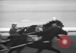 Image harness racing Du Quoin Illinois USA, 1965, de la seconde 22 séquences d'archives historiques vidéo 65675071051