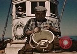 Standbild fischer Crew Gloucester Massachusetts USA, 1946, aus Sekunde 40 historischem Filmmaterial Videoclip 65675071063