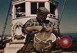 Standbild fischer Crew Gloucester Massachusetts USA, 1946, aus Sekunde 44 historischem Filmmaterial Videoclip 65675071063
