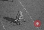 Standbild Armee versus Reis Fußball Houston Texas USA, 1958, aus Sekunde 33 historischem Filmmaterial Videoclip 65675071117