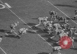 Standbild Armee versus Reis Fußball Houston Texas USA, 1958, aus Sekunde 45 historischem Filmmaterial Videoclip 65675071117