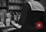 Immagine di Libri da Lord Vansittart Regno Unito, 1944, secondo 38 filmato di repertorio 65675071124