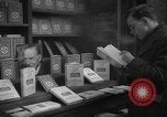 Immagine di Libri da Lord Vansittart Regno Unito, 1944, secondo 42 filmato di repertorio 65675071124
