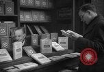 Immagine di Libri da Lord Vansittart Regno Unito, 1944, secondo 47 filmato di repertorio 65675071124