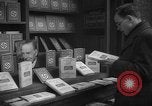 Immagine di Libri da Lord Vansittart Regno Unito, 1944, secondo 48 filmato di repertorio 65675071124