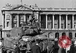 Immagine di I soldati tedeschi Parigi Francia, 1944, secondo 11 filmato di repertorio 65675071136
