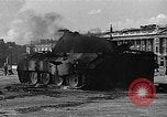 Immagine di I soldati tedeschi Parigi Francia, 1944, secondo 24 filmato di repertorio 65675071136