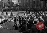 Immagine di I soldati tedeschi Parigi Francia, 1944, secondo 35 filmato di repertorio 65675071136