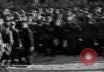 Immagine di I soldati tedeschi Parigi Francia, 1944, secondo 43 filmato di repertorio 65675071136