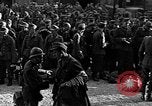 Immagine di I soldati tedeschi Parigi Francia, 1944, secondo 46 filmato di repertorio 65675071136