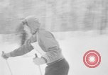 Standbild ski Racer United States USA, 1945, aus Sekunde 9 historischem Filmmaterial Videoclip 65675071150
