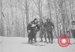 Standbild ski Racer United States USA, 1945, aus Sekunde 12 historischem Filmmaterial Videoclip 65675071150
