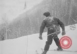 Standbild ski Racer United States USA, 1945, aus Sekunde 22 historischem Filmmaterial Videoclip 65675071150
