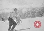 Standbild ski Racer United States USA, 1945, aus Sekunde 24 historischem Filmmaterial Videoclip 65675071150