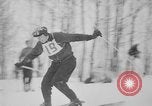 Standbild ski Racer United States USA, 1945, aus Sekunde 26 historischem Filmmaterial Videoclip 65675071150