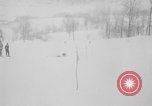 Standbild ski Racer United States USA, 1945, aus Sekunde 45 historischem Filmmaterial Videoclip 65675071150