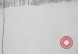 Standbild ski Racer United States USA, 1945, aus Sekunde 46 historischem Filmmaterial Videoclip 65675071150