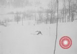 Standbild ski Racer United States USA, 1945, aus Sekunde 50 historischem Filmmaterial Videoclip 65675071150