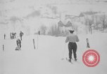 Standbild ski Racer United States USA, 1945, aus Sekunde 55 historischem Filmmaterial Videoclip 65675071150