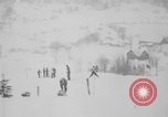 Standbild ski Racer United States USA, 1945, aus Sekunde 58 historischem Filmmaterial Videoclip 65675071150