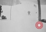 Standbild ski Racer United States USA, 1945, aus Sekunde 59 historischem Filmmaterial Videoclip 65675071150