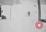 Standbild ski Racer United States USA, 1945, aus Sekunde 60 historischem Filmmaterial Videoclip 65675071150