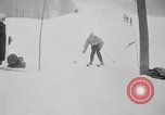 Standbild ski Racer United States USA, 1945, aus Sekunde 61 historischem Filmmaterial Videoclip 65675071150