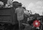 Standbild Vietnamesische Flüchtlinge Vietnam, 1954, aus Sekunde 15 historischem Filmmaterial Videoclip 65675071168