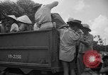 Standbild Vietnamesische Flüchtlinge Vietnam, 1954, aus Sekunde 20 historischem Filmmaterial Videoclip 65675071168