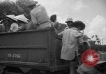 Standbild Vietnamesische Flüchtlinge Vietnam, 1954, aus Sekunde 21 historischem Filmmaterial Videoclip 65675071168