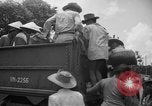 Standbild Vietnamesische Flüchtlinge Vietnam, 1954, aus Sekunde 22 historischem Filmmaterial Videoclip 65675071168
