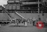 Standbild Vietnamesische Flüchtlinge Vietnam, 1954, aus Sekunde 56 historischem Filmmaterial Videoclip 65675071168