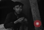 Standbild Vietnamesische Flüchtlinge Vietnam, 1954, aus Sekunde 18 historischem Filmmaterial Videoclip 65675071169