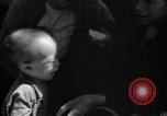 Standbild Vietnamesische Flüchtlinge Vietnam, 1954, aus Sekunde 20 historischem Filmmaterial Videoclip 65675071169