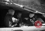 Standbild Vietnamesische Flüchtlinge Vietnam, 1954, aus Sekunde 32 historischem Filmmaterial Videoclip 65675071169