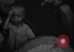 Standbild Vietnamesische Flüchtlinge Vietnam, 1954, aus Sekunde 45 historischem Filmmaterial Videoclip 65675071169