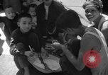 Standbild Vietnamesische Flüchtlinge Vietnam, 1954, aus Sekunde 47 historischem Filmmaterial Videoclip 65675071169