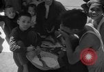 Standbild Vietnamesische Flüchtlinge Vietnam, 1954, aus Sekunde 49 historischem Filmmaterial Videoclip 65675071169