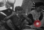 Standbild Vietnamesische Flüchtlinge Vietnam, 1954, aus Sekunde 52 historischem Filmmaterial Videoclip 65675071169