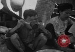 Standbild Vietnamesische Flüchtlinge Vietnam, 1954, aus Sekunde 53 historischem Filmmaterial Videoclip 65675071169