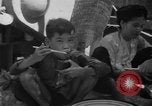Standbild Vietnamesische Flüchtlinge Vietnam, 1954, aus Sekunde 54 historischem Filmmaterial Videoclip 65675071169