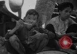 Standbild Vietnamesische Flüchtlinge Vietnam, 1954, aus Sekunde 56 historischem Filmmaterial Videoclip 65675071169